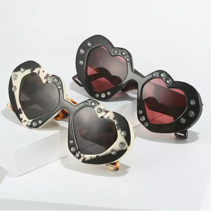Heart-shaped Punk Sunglasses Women 2024 Luxury Brand Designer Love Sun Glasses For Ladies Street Style With Rhinestones Eyewear Heart-shaped Punk Sunglasses Women 2024 Luxury Brand Designer Love Sun Glasses For Ladies Street Style With Rhinestones Eyewear